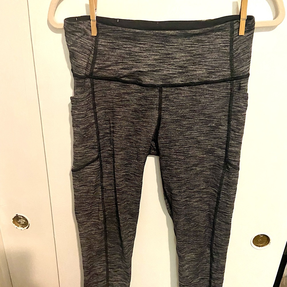Victoria Secret Sport VSX Knockout Leggings, Color Heathered Gray Size M